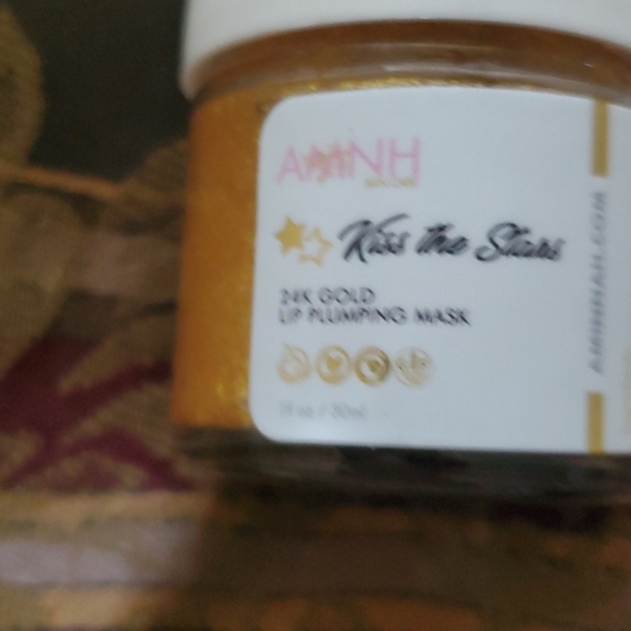 Amnh skincare pump up lip care very cool ๐ and yum wrap lip balm - Picture 3 of 4